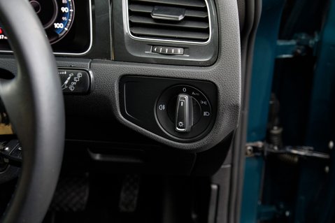 Volkswagen Golf E-GOLF 15