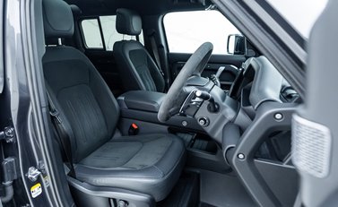 Land Rover Defender 110 V8 CARPATHIAN EDITION 15