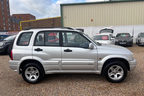 Suzuki Grand Vitara 2.0 16V LOOK! ONLY 63000 MILES! 4x4! ONE OWNER FROM NEW! FSH! 3