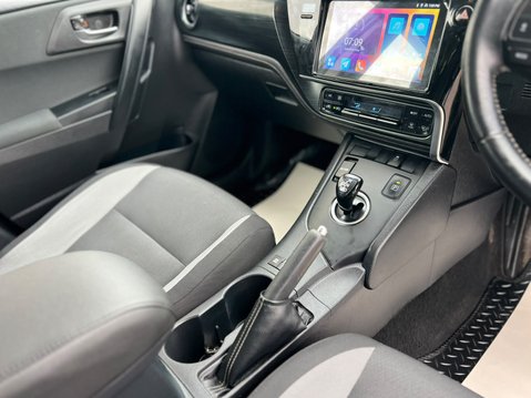 Toyota Auris VVT-I ACTIVE TOURING SPORTS 37