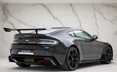 Aston Martin Vantage GT8 7
