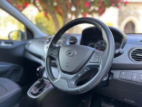 Hyundai i10 PREMIUM 17