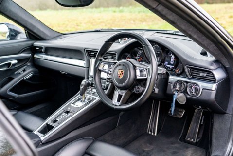 Porsche 911 991.2 TURBO 10