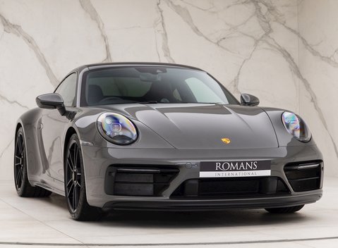 Porsche 911 Carrera GTS (992) 1