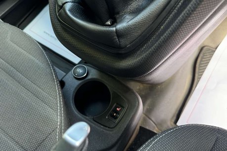 Ford Transit Connect 1.6 TDCi 240 Limited Panel Van 5dr Diesel Manual L2 H1 (128 g/km, 113 bhp) 60