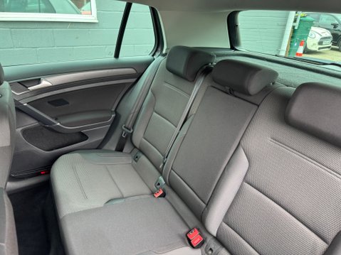 Volkswagen Golf MATCH TDI DSG 49