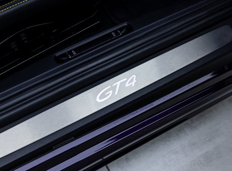 Porsche Cayman GT4 (718) 26