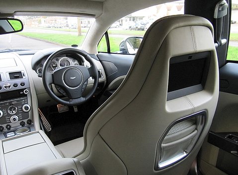 Aston Martin Rapide 8