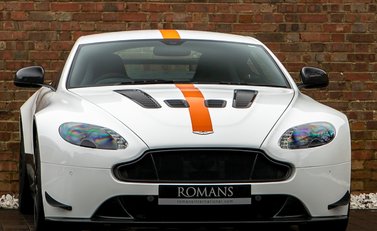 Aston Martin V12 Vantage AMR 1
