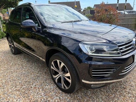 Volkswagen Touareg 3.0 TDI V6 BlueMotion Tech R-Line Tiptronic 4WD Euro 6 (s/s) 5dr 9