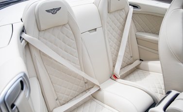 Bentley Continental GT V8 S Mulliner Convertible 15