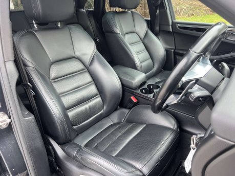 Porsche Macan 3.0 Macan S Semi-Auto 4WD 5dr 15