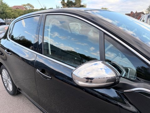 Peugeot 208 1.2 PureTech Allure Euro 6 5dr 14