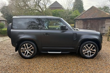 Land Rover Defender XS EDITION 17