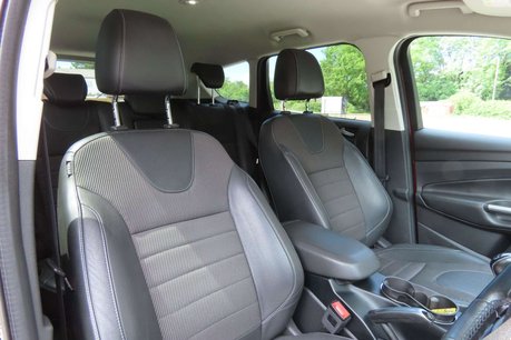 Ford Kuga 2.0 TDCi Titanium 2WD Euro 6 (s/s) 5dr 8