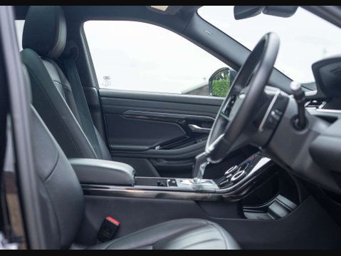 Land Rover Range Rover Evoque 2.0 Range Rover Evoque R-Dynamic SE MHEV Auto 4WD 5dr 22