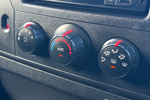 Vauxhall Movano F3500 125 ps Cdti Luton with Tail Lift & Air Con - Direct from MOD 17