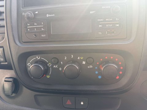 Vauxhall Vivaro 1.6 Vivaro 2700 CDTI 17