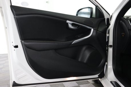 Volvo V40 D2 R-DESIGN NAV PLUS 42