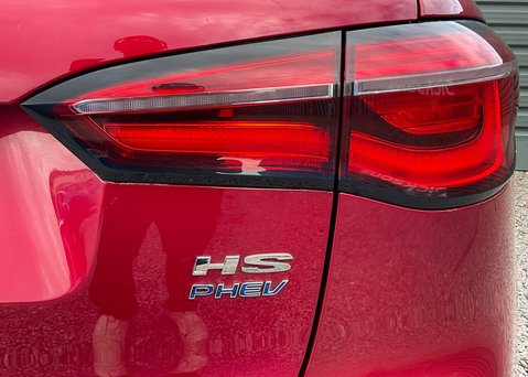 MG HS 1.5 T-GDI PHEV EXCLUSIVE 13