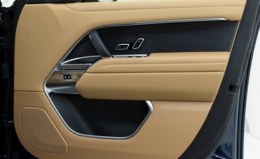 Land Rover Range Rover P400 HSE 19