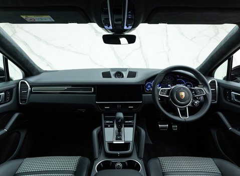 Porsche Cayenne GTS 15