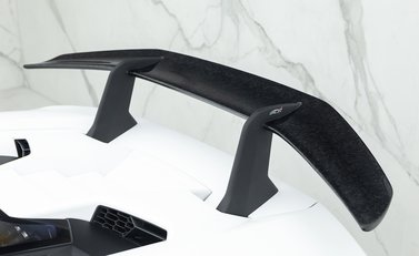 Lamborghini Huracan LP640-4 Performante 22