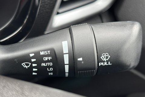 Isuzu D-Max DL40 1.9 TD Double Cab 4x4 Pickup - Roller Shutter 30