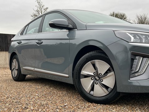 Hyundai IONIQ PREMIUM MHEV 14