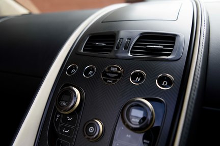 Aston Martin Vanquish Zagato Volante 23