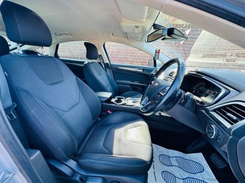 Ford Mondeo 2.0 TDCi Titanium Hatchback 5dr Diesel Powershift Euro 6 (s/s) (180 ps) 11