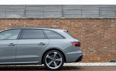 Audi S4 Avant Black Edition 29