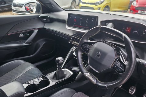 Peugeot 2008 1.2 PURETECH S/S GT LINE STUNNING CAR! APPLE CARPLAY! ANDROID AUTO! 13
