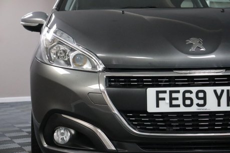 Peugeot 208 PURETECH S/S SIGNATURE 25