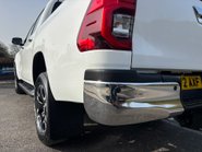 Toyota Hilux Invincible 4WD D-4D Double Cab Pickup 22