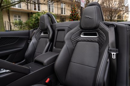 Jaguar F-Type R-Dynamic Black 34