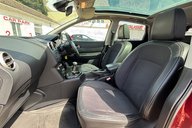 Nissan Qashqai 360 CAMERA..GLASS ROOF..SAT NAV..BLUETOOTH..10 SERVICES..STUNNING EXAMPLE 7