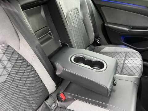 Volkswagen Golf R-LINE TDI DSG 46