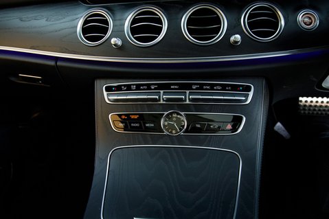 Mercedes-Benz E Class E 400 D 4MATIC AMG LINE PREMIUM PLUS 40