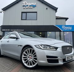 Jaguar XE 2.0 D PORTFOLIO AUTO 1