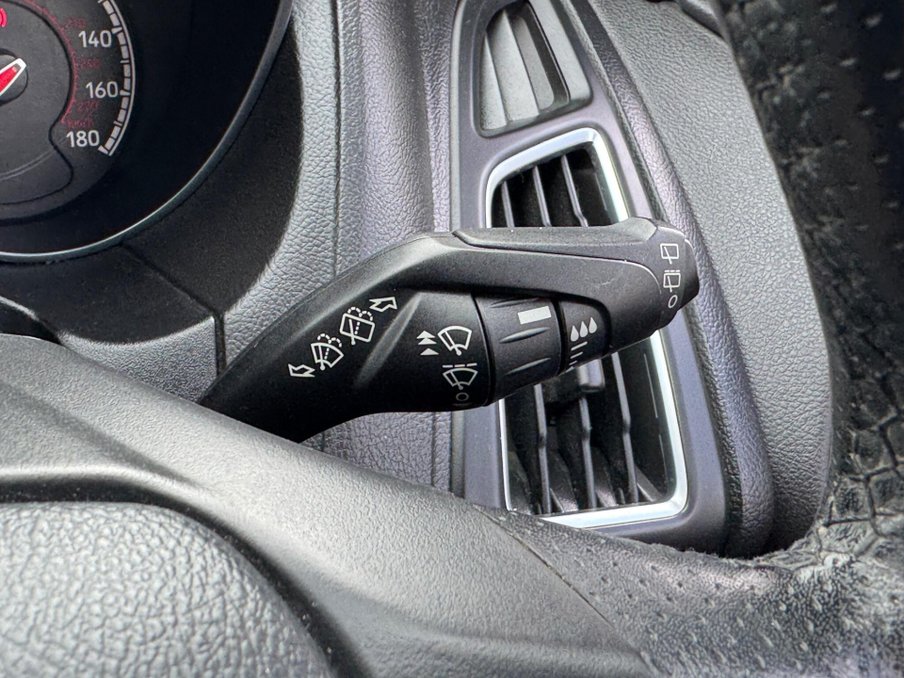 2017 Ford Focus — image 37