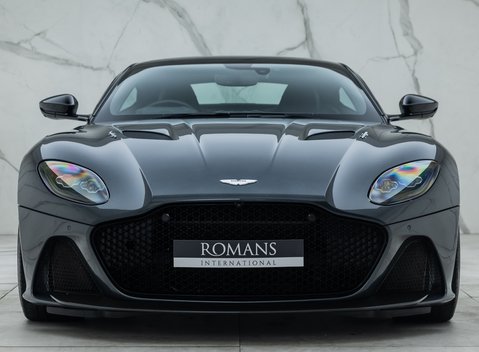Aston Martin DBS Superleggera 10
