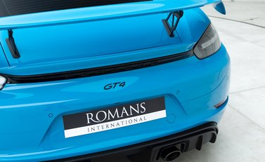 Porsche 718 Cayman GT4 22