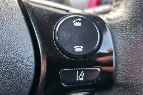 Toyota Aygo 1.0 VVT-I X-PLAY TSS LOOK! JUST 27000 MILES! LOW INSURANCE! 22