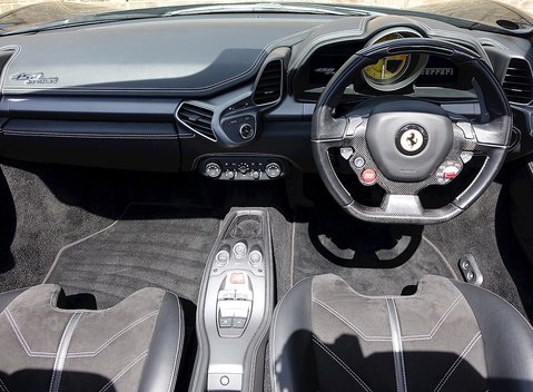Ferrari 458 Spider 15