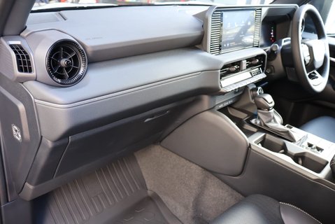Toyota Land Cruiser COMMERCIAL with the best seat conversion in the uk from seeker  12