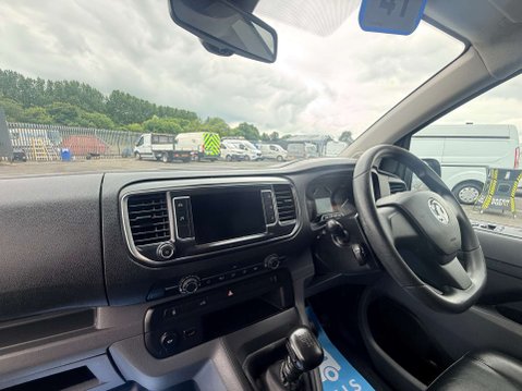 Vauxhall Vivaro 1.5 Vivaro 2900 Sportive S/S 11