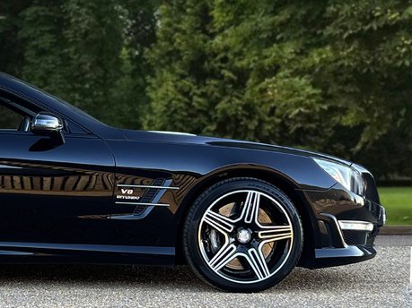 Mercedes-Benz SL Series SL63 AMG 13