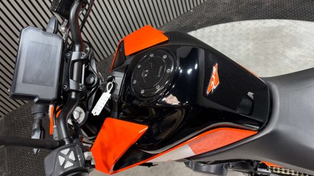 KTM Duke 2017 17K NEW MOT 125CC 15BHP NAKED BIKE 29