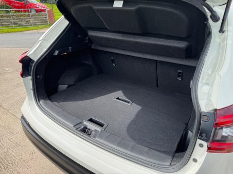 Nissan Qashqai 1.3 DIG-T Tekna Euro 6 (s/s) 5dr 19